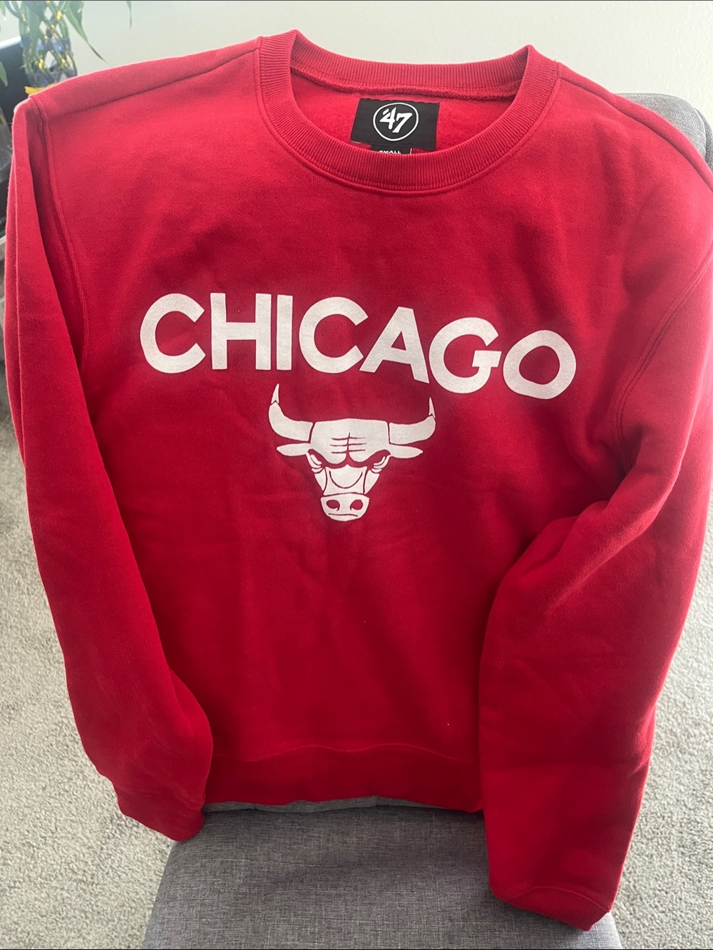 47 Chicago Crewneck Sweatshirt in Red with White Graphics size M